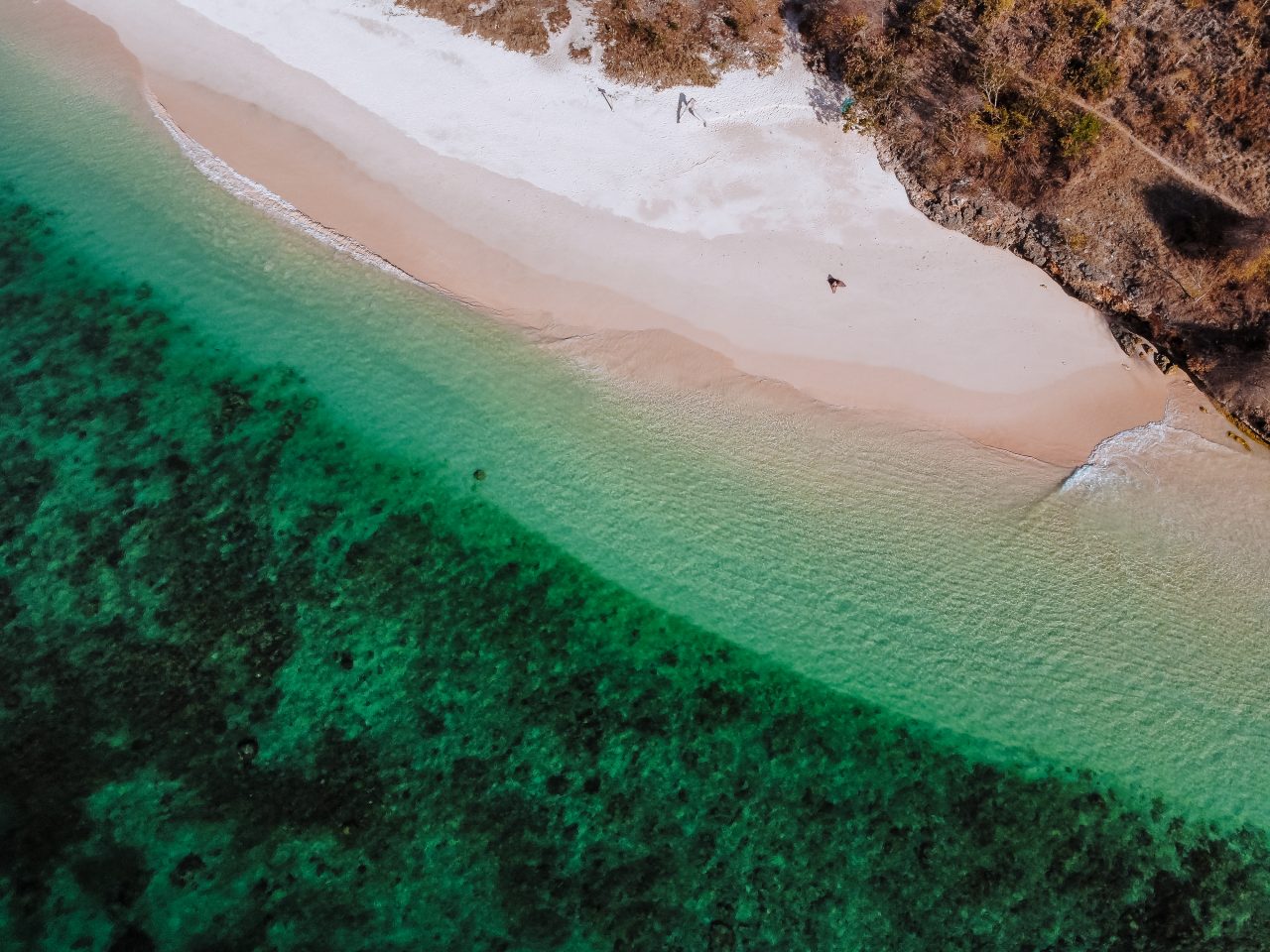 Strand op het eiland Lombok in Indonesië