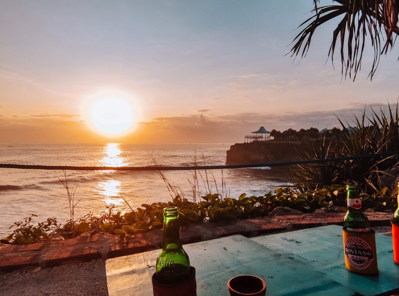 cloudland bar nusa lembongan