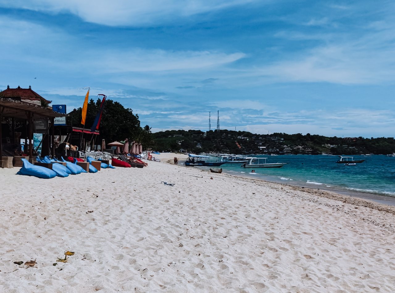 jungut beach nusa lembongan