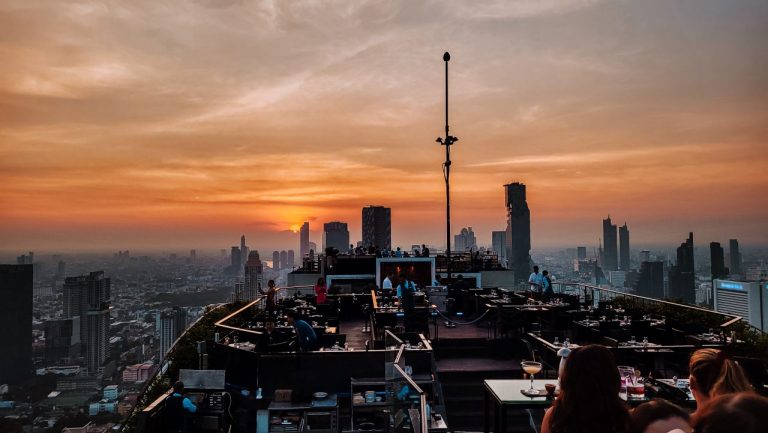 Rooftop barren Bangkok