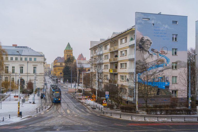 Van vliegveld Wrocław naar het centrum