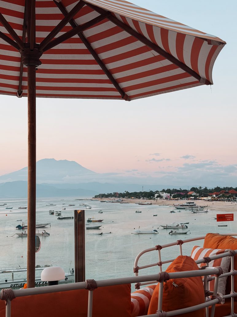 bali nusa lembongan restaurant