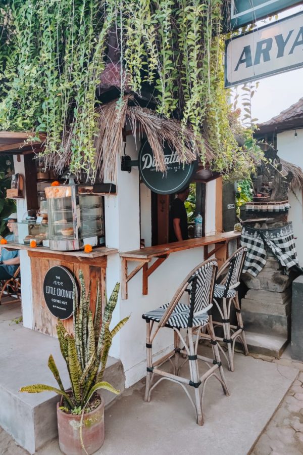 cafe nusa lembongan