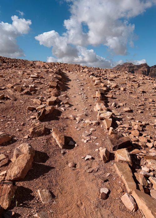 route met steentjes viewpoint treasury petra