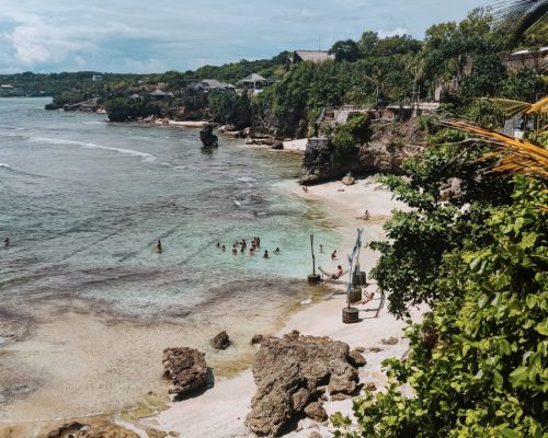 secret beach nusa ceningan