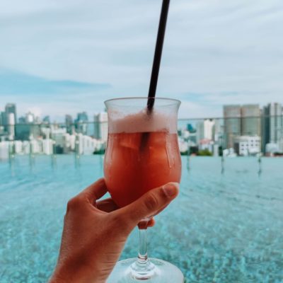singapore-skyline-rooftop-pool