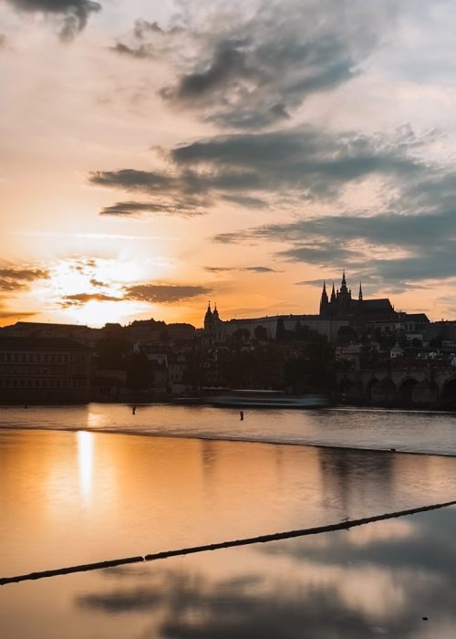 Zonsondergang karelsbrug praag